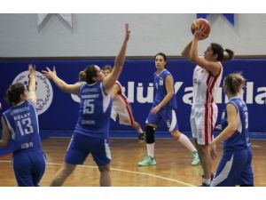 As Osmaniye Gençlik, İzmir Büyükşehir’i Farklı Yendi