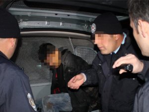 Konya'da market hırsızı iki kişi suçüstü yakalandı