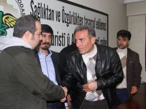 Bıçaklı Saldırıda Bulunduğu Doktordan, Kameralar Önünde Özür Diledi