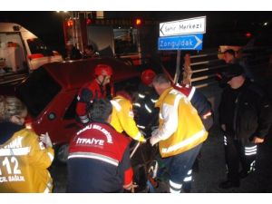 Zonguldak'ta Alkollü Sürücü Bariyere Çarptı: 1 Ölü, 1 Yaralı