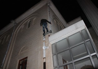 Borçlu genç camide intihar girişiminde bulundu