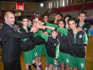 Emine Nakıboğlu Koleji, Basketbolda Gaziantep Şampiyonu Oldu