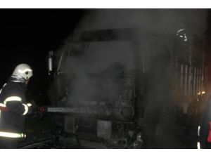 Aydın'da Muz Yüklü Kamyon Yandı