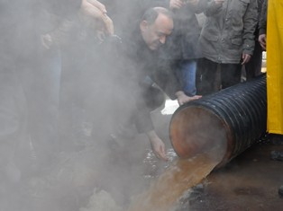 Akşehir'de jeotermal su için tören yapıldı