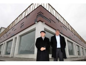 Fitness Ve Bowling Salonlu Pazar Yeri Gün Sayıyor