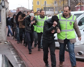 Hısızlık şüphelisi 12 kişi adliyeye sevk edildi