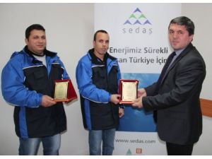 Yangında Hayat Kurtaran Elektrik İşçileri Ödüllendirildi