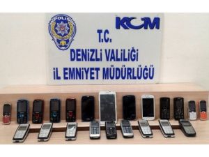 Denizli’de Kaçak Sigara Ve Cep Telefonu Ele Geçirildi