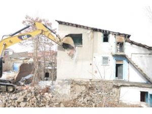 Yakutiye Belediyesi, Metruk Binaları Topluca Yıktı