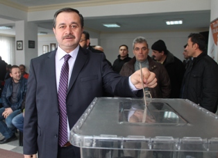 Mehmet Günbaş yeniden başkan oldu
