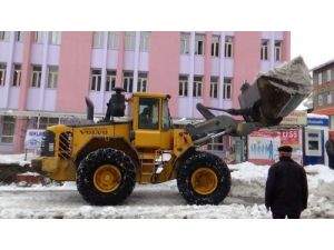 Hakkari'de 15 Köy İle 47 Mezra Yolu Halen Ulaşıma Açılmadı
