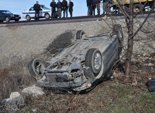 Akşehir'de otomobiller çarpıştı: 2 yaralı