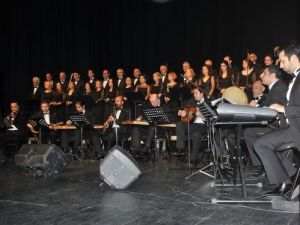 Nilüfer Tsm Korosu Ayakta Alkışlandı