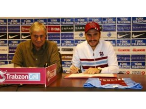 Trabzonspor, Özer Hurmacı İle Sözleşme İmzaladı