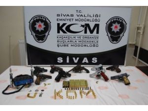 Silah Ve Tarihi Eser Kaçakçılığı Operasyonu