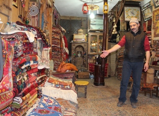 Antika halının kıymetini yabancılar biliyor