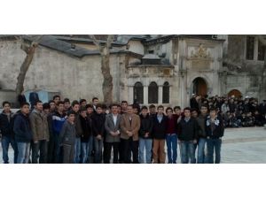 Erimez Yurdu Başarılı Öğrencilerini Geziyle Ödüllendirdi