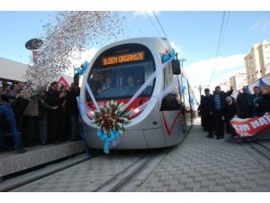 Raylı Sistemin Beyazşehir-ildem Hattı Törenle Açıldı