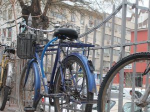 Bahçe duvarları bisiklet parkı oldu