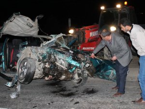 Kamyona arkadan çarpan otomobilde 1 kişi öldü