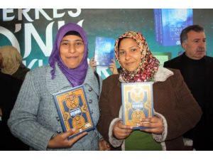 'Herkes O’nu Okuyor' Kampanyasına Romanlar 4 Bin Kişiyle Destek Veriyor