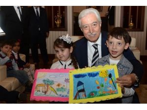 Minik Öğrencilerden Aldırmaz'a Oyun Parkı Teşekkürü