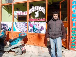 Hırsızlar köfte ve ayranları çaldı