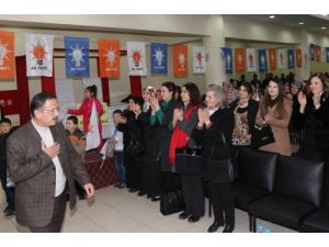 Başkan Özhaseki, Sarıoğlan'ın Çiftlik Beldesinde Konuştu