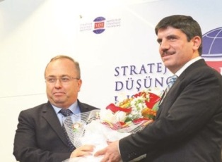 Akgün, SDE Başkanı oldu