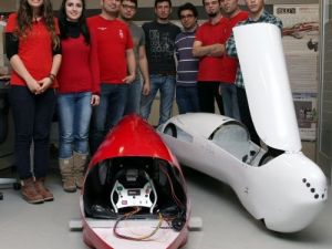 Gediz Üniversitesi 1 Litre Benzinle Bin Kilometre Giden Araba Tasarladı