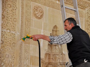 Aksaray'da camiler ücretsiz temizleniyor