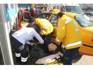 Sara Nöbeti Geçiren Taksici Kazayı Ucuz Atlattı