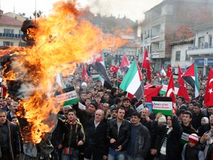 Beyşehir’de İsrail’e lanet