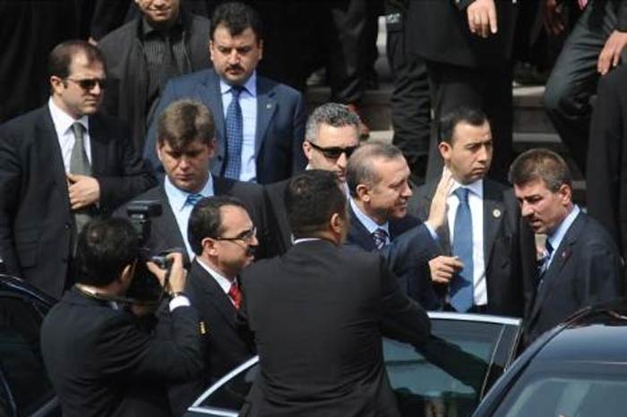 23 koruma görevden alındı