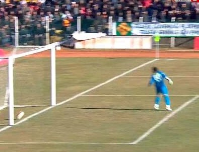 Ontivero'nun şutu çizgiyi geçti mi?