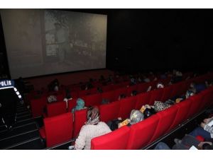 Engelliler Aileleriyle Birlikte Film İzledi