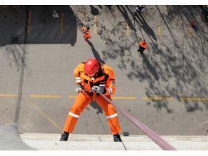 Yenimahalle’de Afet Seminerinde Tatbikat Yapıldı