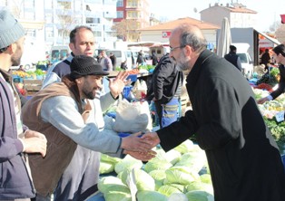 Mehmet Şen pazar esnafını ziyaret etti