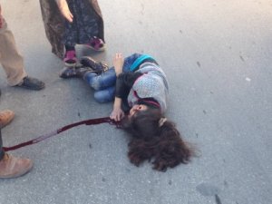 Konya'da otomobil kaldırımdaki çocuğa çarptı