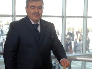 Hüseyin Üzülmez yeniden