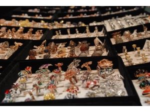 Mücevher Fuarının Gözdesi Elmas Ve Pırlanta