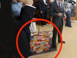 Gülen'in evindeki şaşırtan halı
