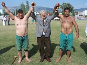 Olimpiyat Şampiyonu Milli Güreşçi İsmet Atlı Yoğun Bakımda