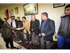 Başkan Öztürk, Şanlıurfalılar İle Görme Özürlüler Derneği’ni Ziyaret Etti