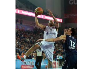 Beşiktaş İntegral Forex: 59 - Anadolu Efes: 76