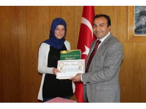 Başarılı Öğrencilere Para Ödülü