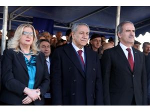 Arınç: Ezan Okunurken Konuşmak İçin Fetva Aldım