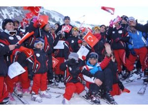 Kayak Kursunu Tamamlayan 250 Çocuğa Sertifikaları Verildi