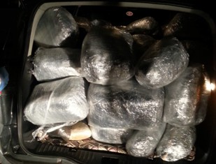 Araçtan 205 kilo esrar çıktı
