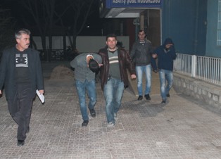 Eşyaları çaldığı eve geri taşıyınca yakalandı